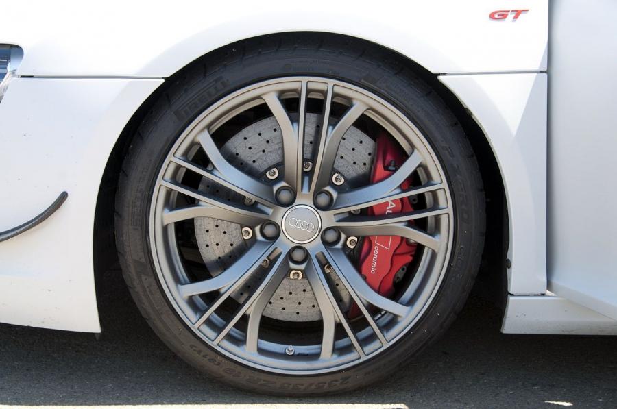 Колеса Audi R8 GT 2012 года  (фото 36 из 52)